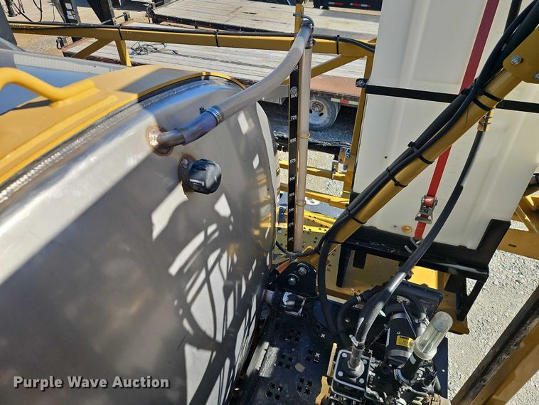 image for item FN5566 2015 RoGator RG 900B sprayer