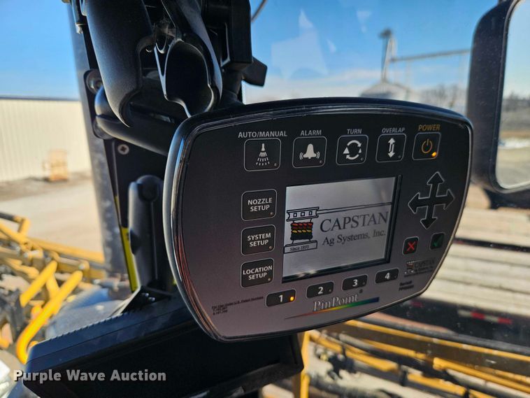 image for item FN5566 2015 RoGator RG 900B sprayer