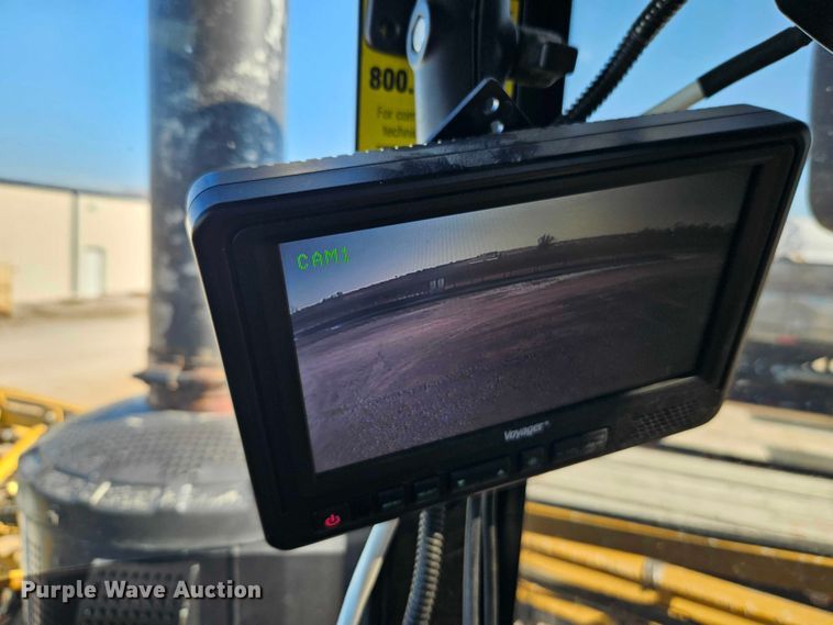 image for item FN5566 2015 RoGator RG 900B sprayer