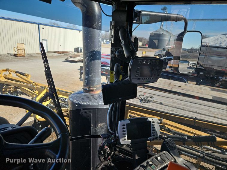 image for item FN5566 2015 RoGator RG 900B sprayer