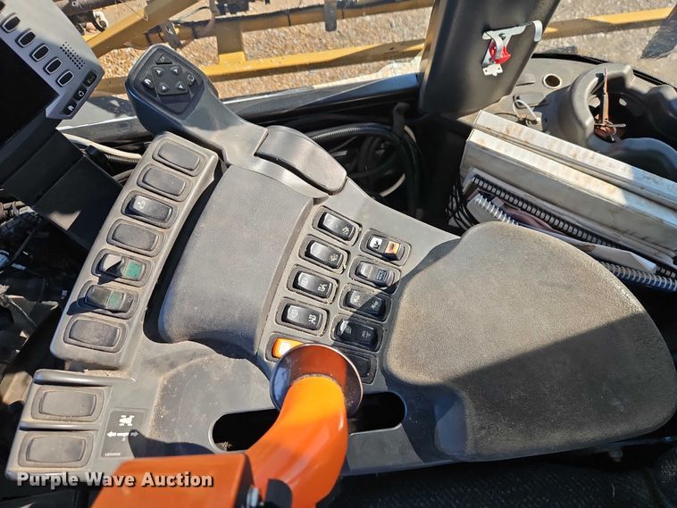 image for item FN5566 2015 RoGator RG 900B sprayer