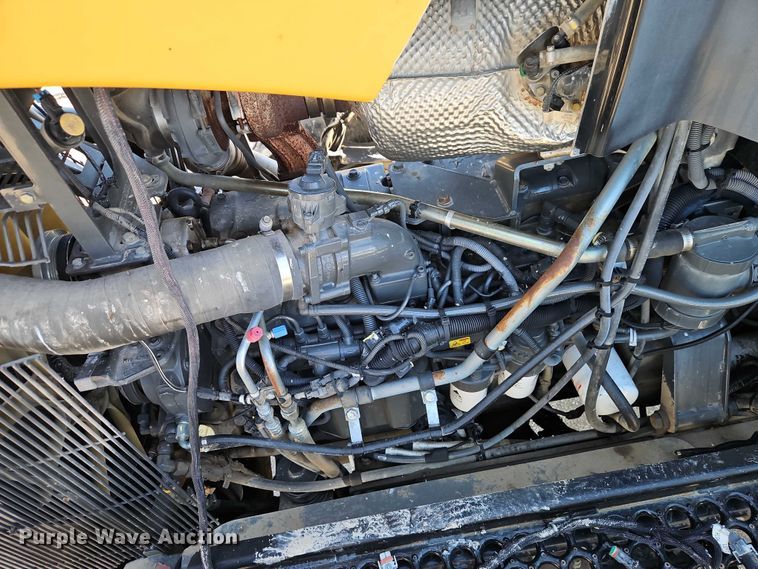 image for item FN5566 2015 RoGator RG 900B sprayer