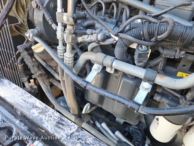 image for item FN5566 2015 RoGator RG 900B sprayer