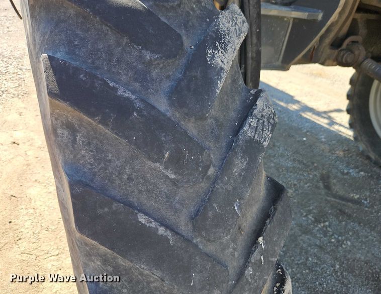 image for item FN5566 2015 RoGator RG 900B sprayer