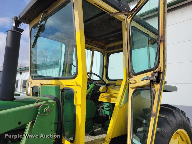 image for item NO9990 1966 John Deere 2510 tractor