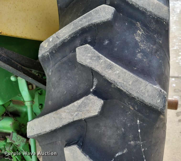 image for item NO9990 1966 John Deere 2510 tractor