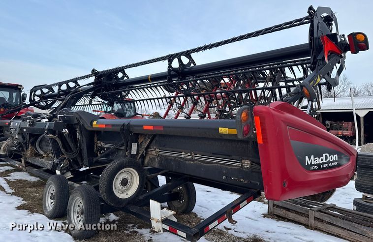 image for item YA1978 2014 MacDon FD75 flex draper head