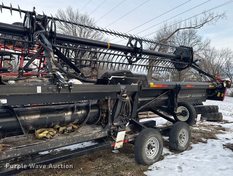 image for item YA1978 2014 MacDon FD75 flex draper head