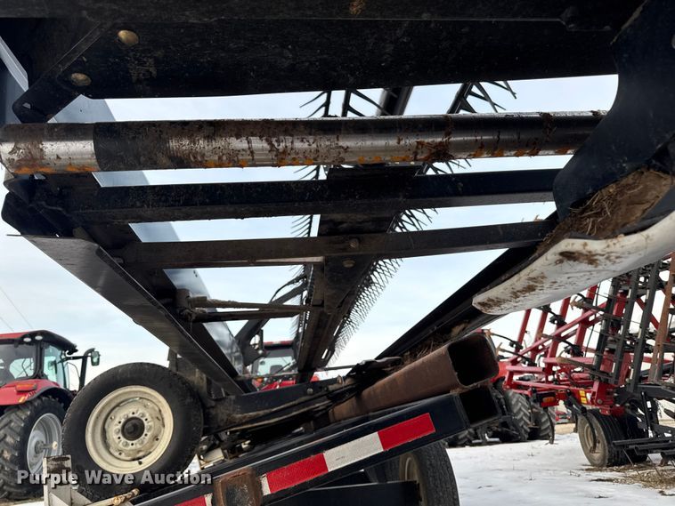 image for item YA1978 2014 MacDon FD75 flex draper head