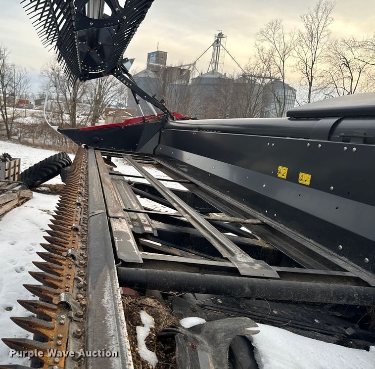 image for item YA1978 2014 MacDon FD75 flex draper head