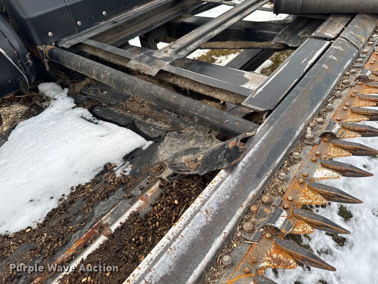 image for item YA1978 2014 MacDon FD75 flex draper head