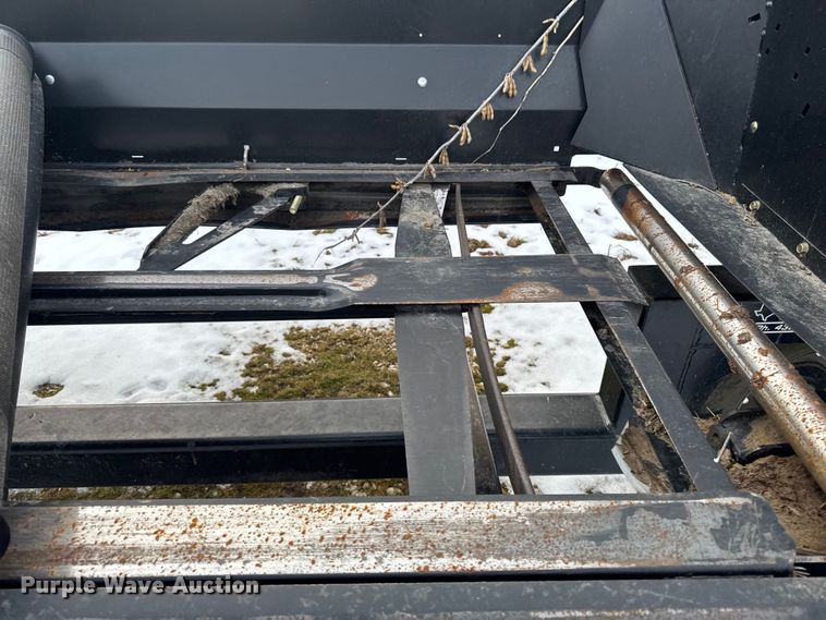 image for item YA1978 2014 MacDon FD75 flex draper head