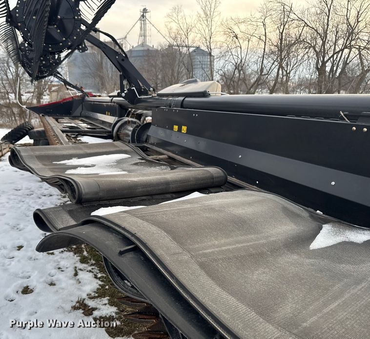 image for item YA1978 2014 MacDon FD75 flex draper head