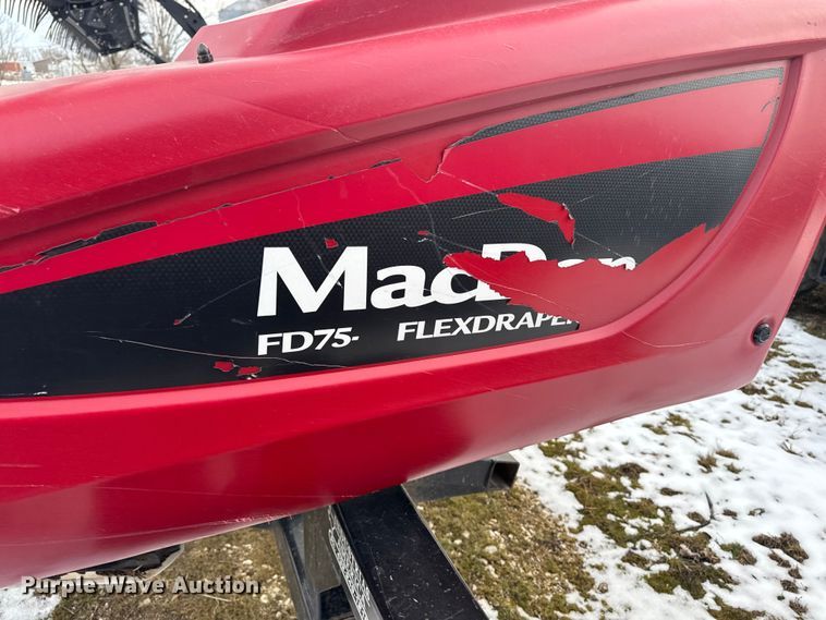 image for item YA1978 2014 MacDon FD75 flex draper head