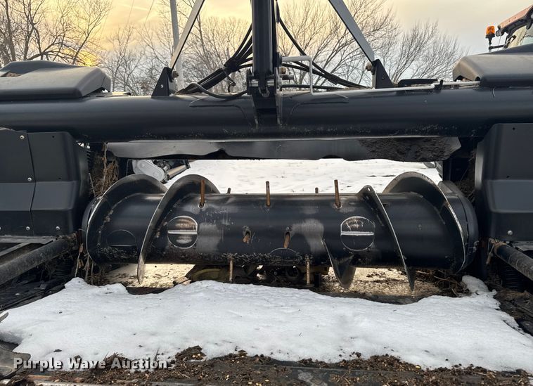 image for item YA1978 2014 MacDon FD75 flex draper head