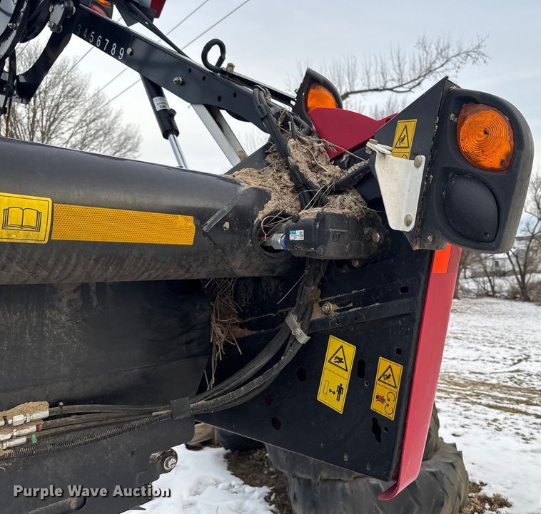 image for item YA1978 2014 MacDon FD75 flex draper head