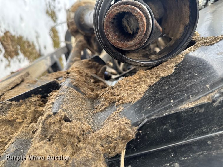 image for item YA1978 2014 MacDon FD75 flex draper head