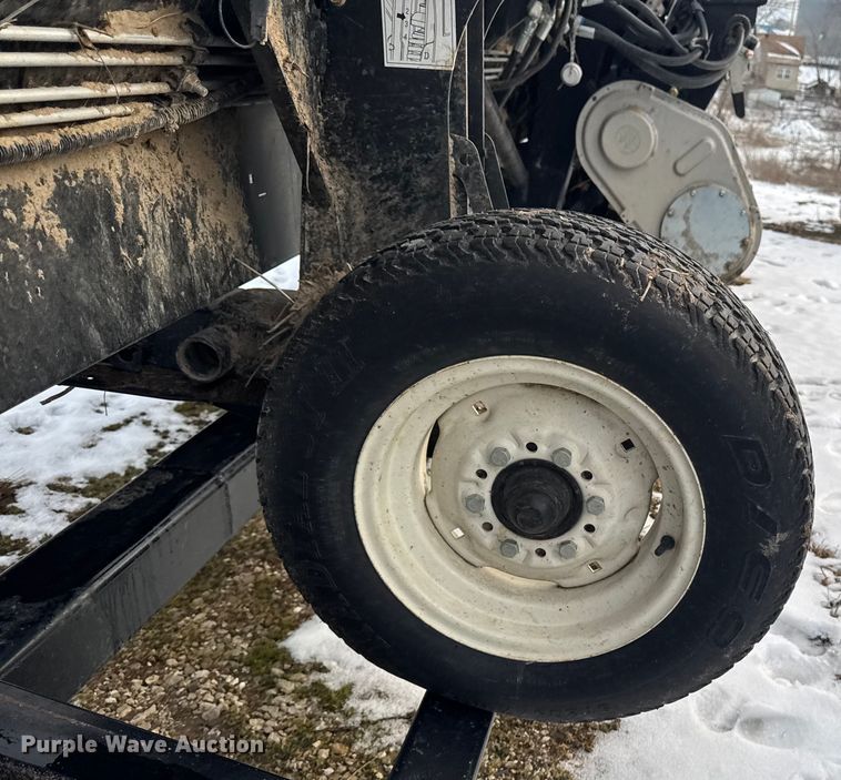 image for item YA1978 2014 MacDon FD75 flex draper head