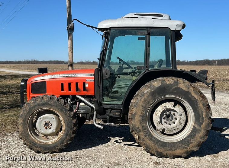 image for item YA1979 2004 AGCO GT65 MFWD tractor