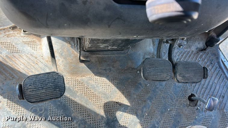 image for item YA1979 2004 AGCO GT65 MFWD tractor