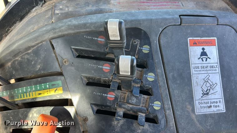 image for item YA1979 2004 AGCO GT65 MFWD tractor