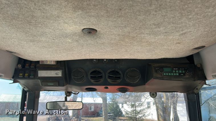 image for item YA1979 2004 AGCO GT65 MFWD tractor