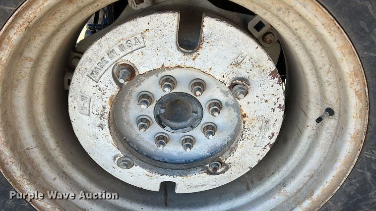 image for item YA1979 2004 AGCO GT65 MFWD tractor