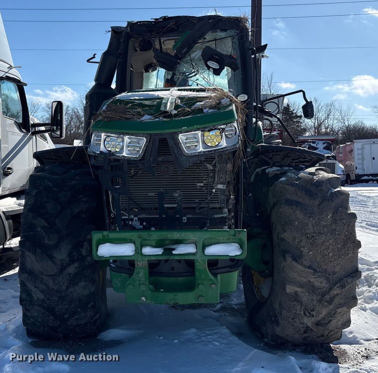 image for item YA1988 2018 John Deere 8245R MFWD tractor