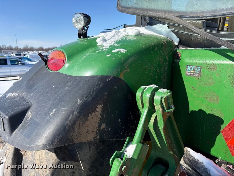 image for item YA1988 2018 John Deere 8245R MFWD tractor