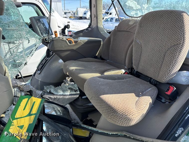 image for item YA1988 2018 John Deere 8245R MFWD tractor