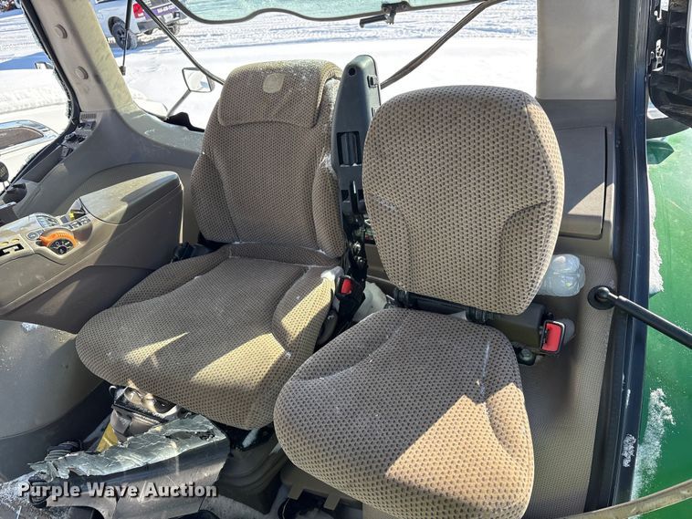 image for item YA1988 2018 John Deere 8245R MFWD tractor