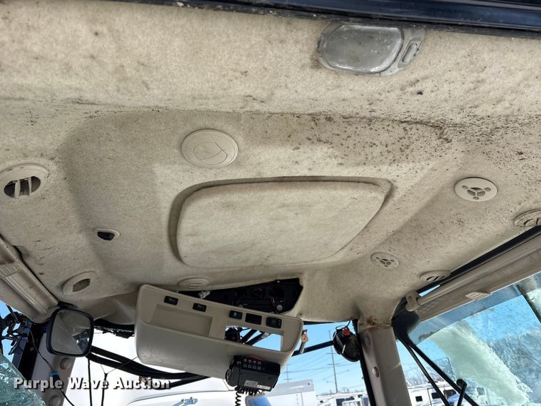 image for item YA1988 2018 John Deere 8245R MFWD tractor