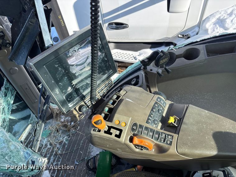 image for item YA1988 2018 John Deere 8245R MFWD tractor