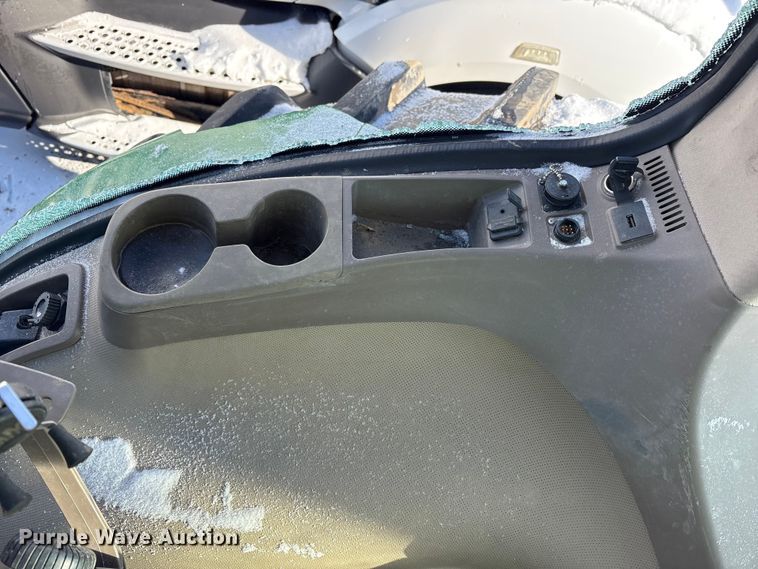 image for item YA1988 2018 John Deere 8245R MFWD tractor