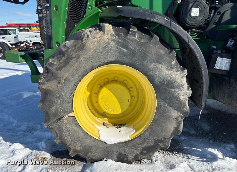 image for item YA1988 2018 John Deere 8245R MFWD tractor