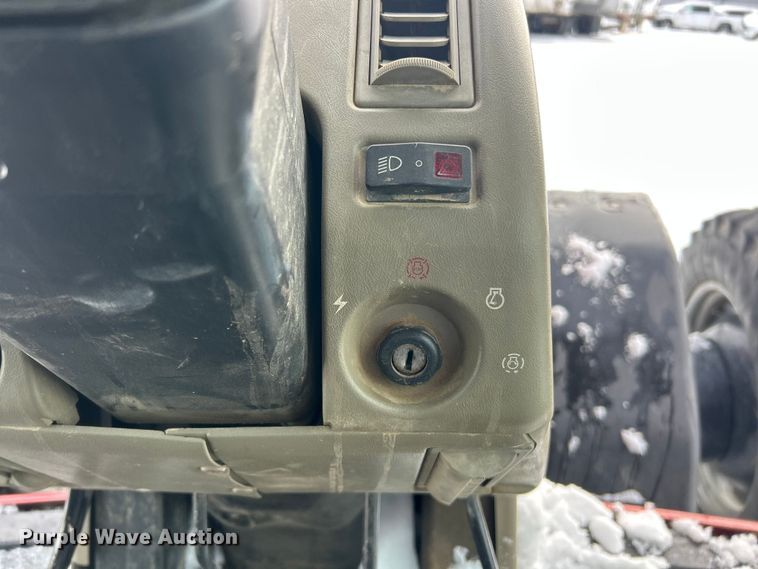 image for item YA2102 2006 Case IH MX275 4WD tractor