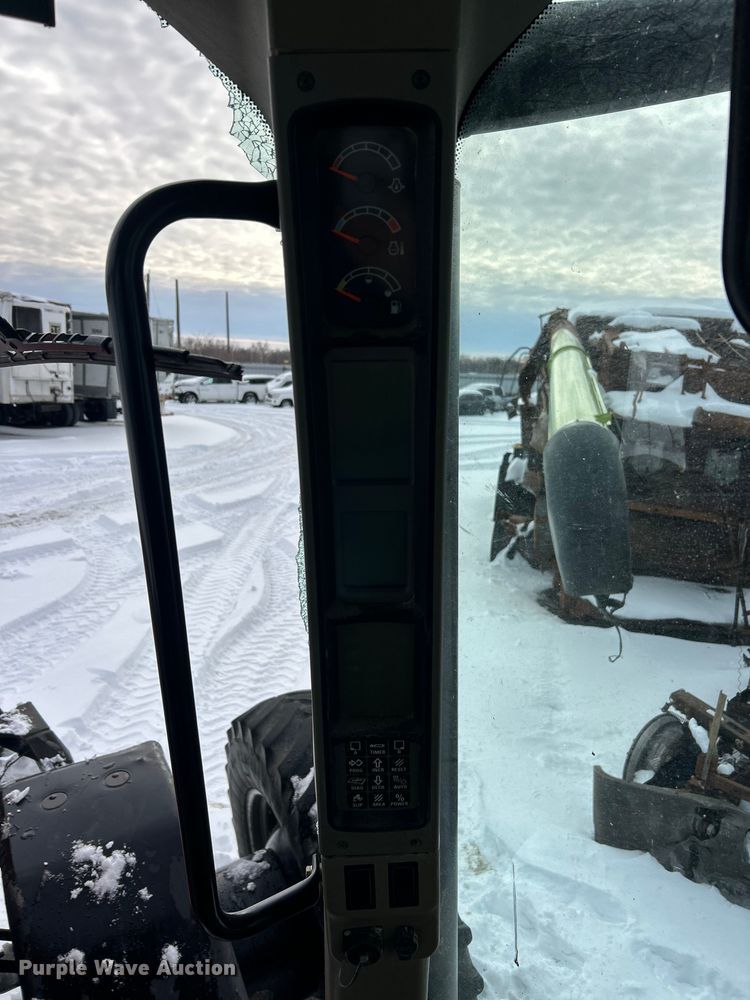 image for item YA2102 2006 Case IH MX275 4WD tractor