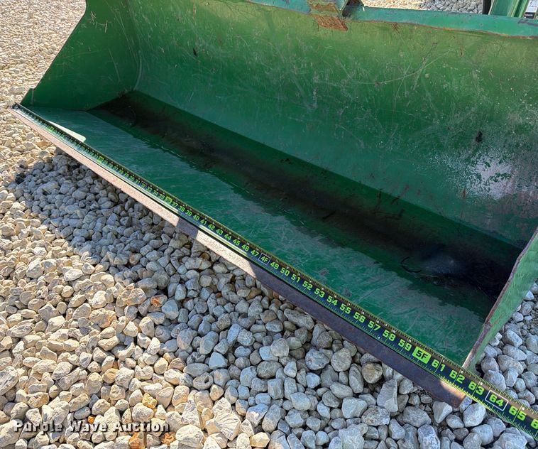 image for item YA2167 2022 John Deere 3035D MFWD tractor