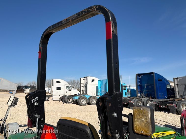 image for item YA2167 2022 John Deere 3035D MFWD tractor