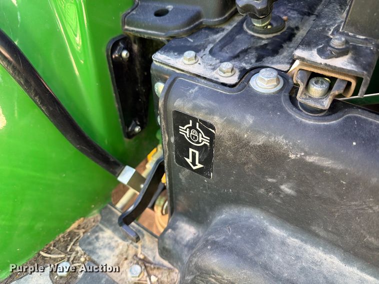 image for item YA2167 2022 John Deere 3035D MFWD tractor