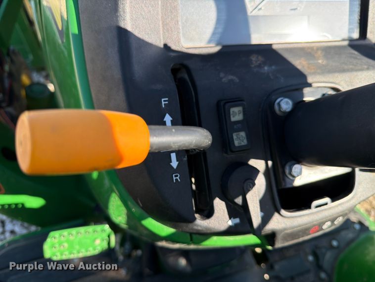 image for item YA2167 2022 John Deere 3035D MFWD tractor