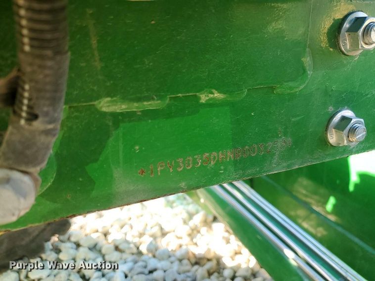 image for item YA2167 2022 John Deere 3035D MFWD tractor