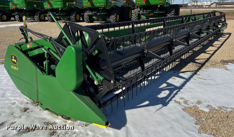 image for item YA2210 2010 John Deere 635F Hydraflex flex head