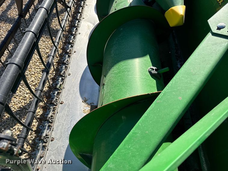 image for item YA2210 2010 John Deere 635F Hydraflex flex head