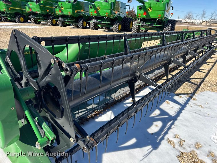 image for item YA2210 2010 John Deere 635F Hydraflex flex head