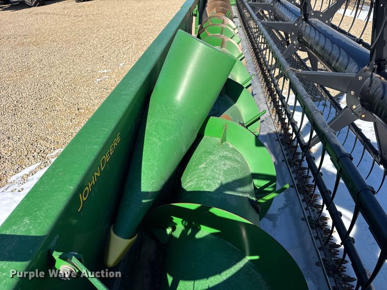 image for item YA2210 2010 John Deere 635F Hydraflex flex head