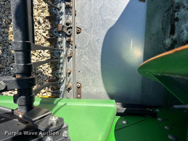 image for item YA2210 2010 John Deere 635F Hydraflex flex head