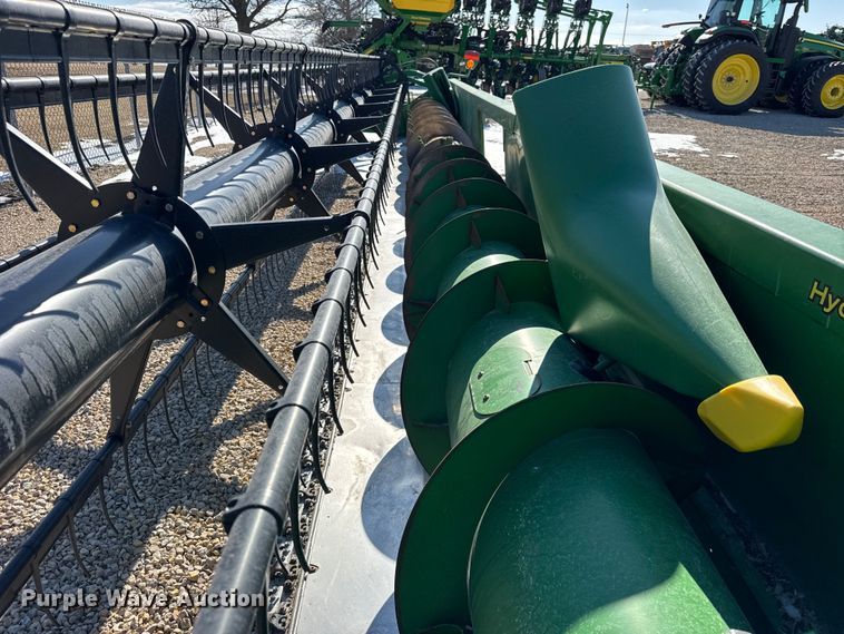 image for item YA2210 2010 John Deere 635F Hydraflex flex head