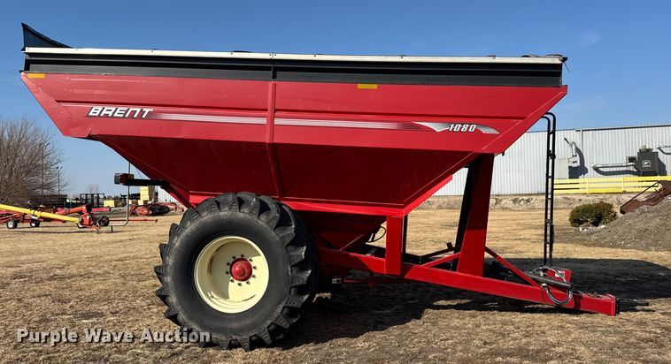 image for item YA2498 2008 Brent 1080 grain cart