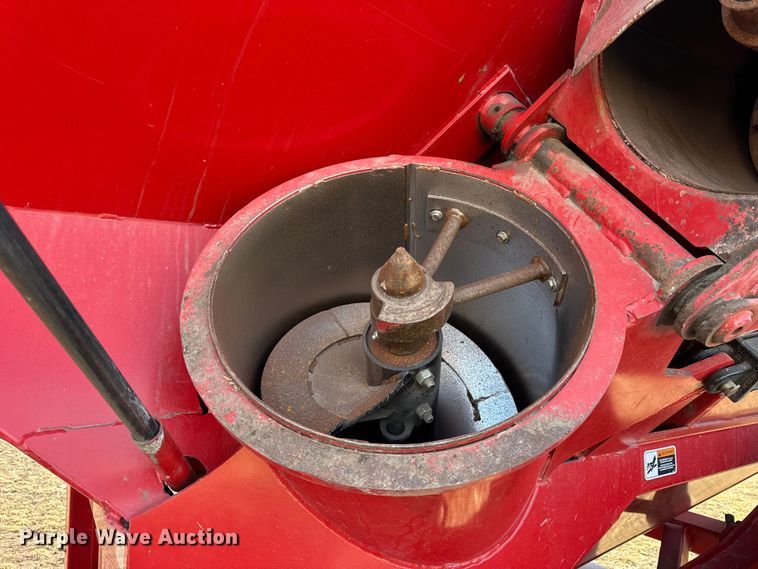 image for item YA2498 2008 Brent 1080 grain cart